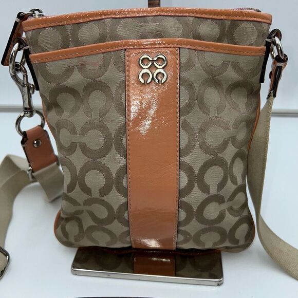 COACH SIGNATURE OP ART JULIA CROSSBODY SWINGPACK **NO HANGTAG - Picture 1 of 9